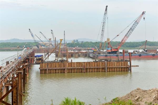 Ưu tiên tập trung vốn cho các dự án quan trọng, cấp thiết, có tác động lan tỏa nhanh Ưu tiên tập trung vốn cho các dự án quan trọng, cấp thiết, có tác động lan tỏa nhanh